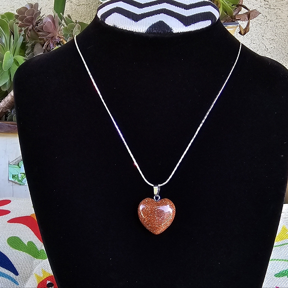 Heart stone necklace